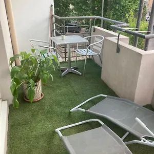apparement-chaleureux-avec-balcon.fr-provencehotel.com/